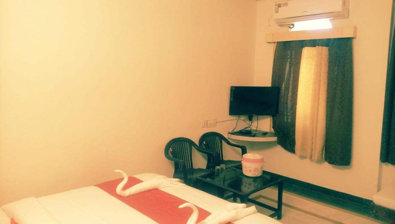 Hotel Rajkamal International Ουνταϊπούρ Εξωτερικό φωτογραφία
