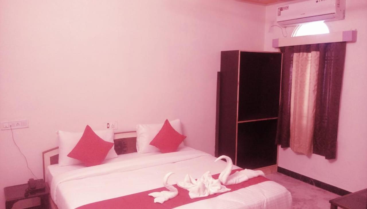 Hotel Rajkamal International Ουνταϊπούρ Εξωτερικό φωτογραφία