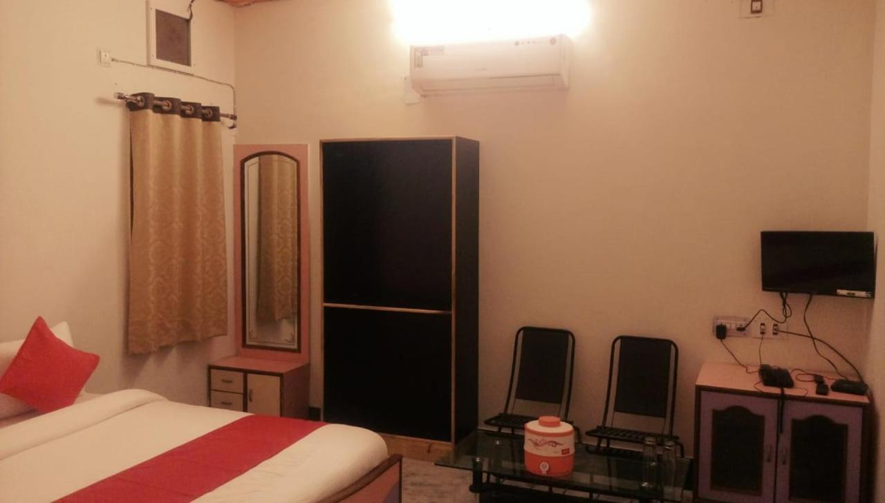 Hotel Rajkamal International Ουνταϊπούρ Εξωτερικό φωτογραφία